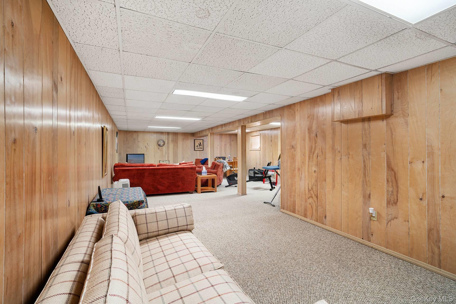 28 Plain View Drive, Wading River, NY 11792