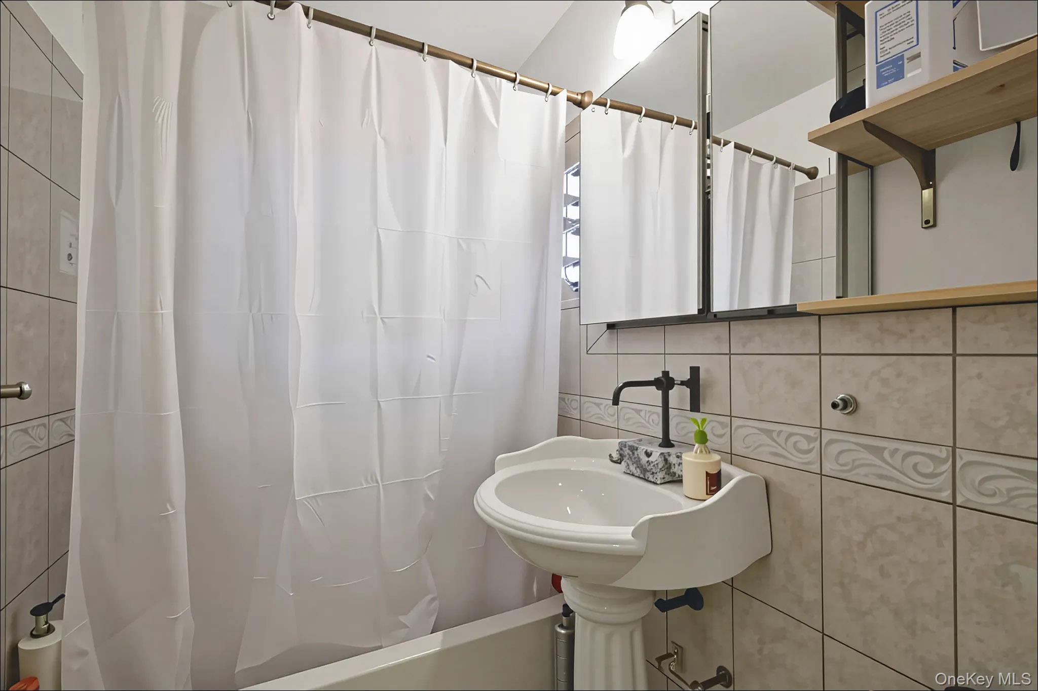 83-30 Vietor Avenue # 417, East Elmhurst, NY 11373