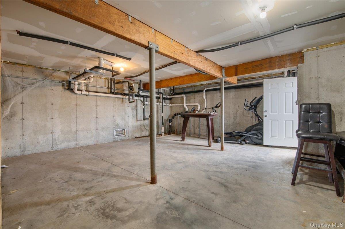 653 Arthur Street, Baldwin, NY 11510