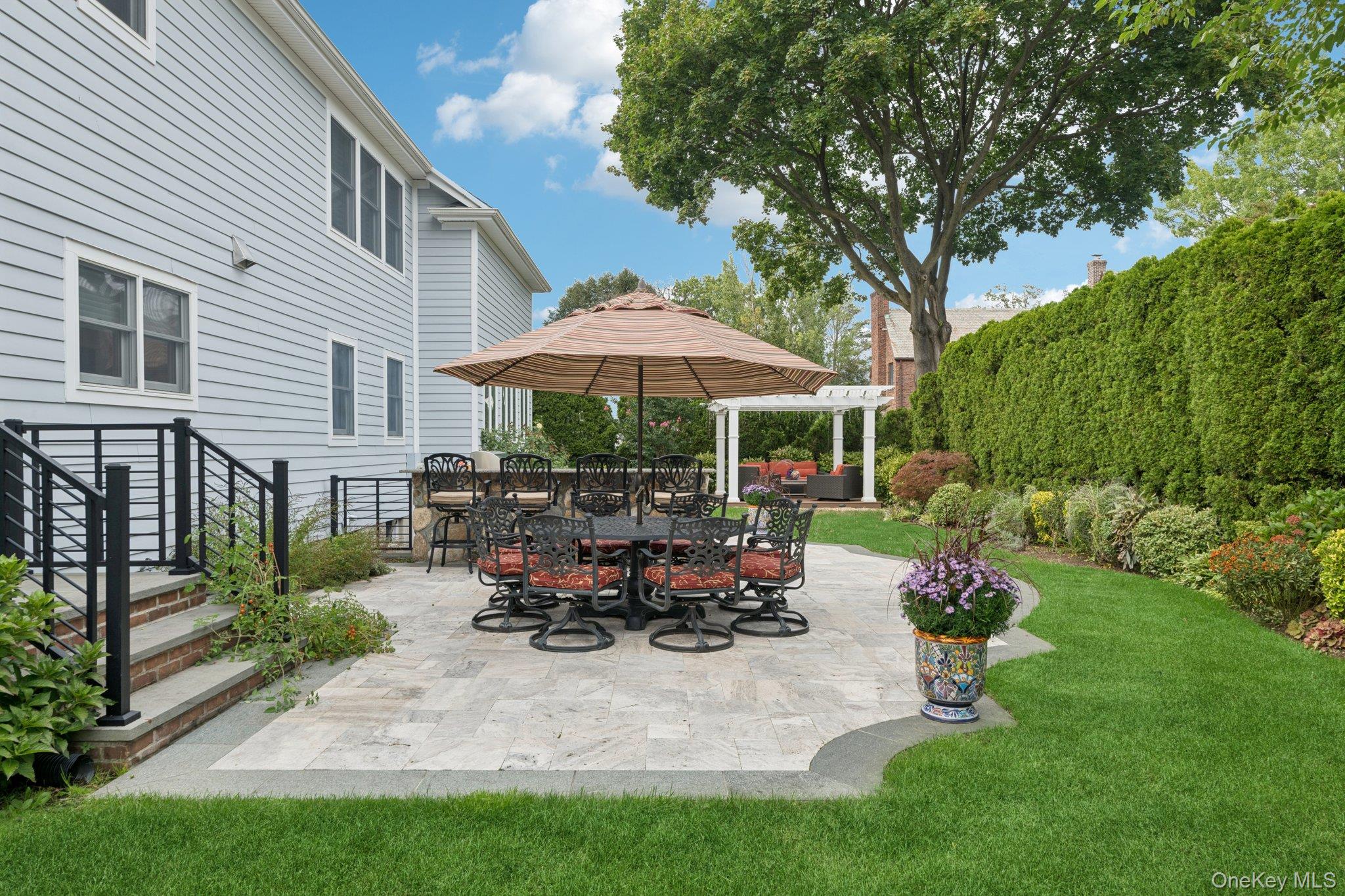 85 Kilburn Road, Garden City, NY 11530