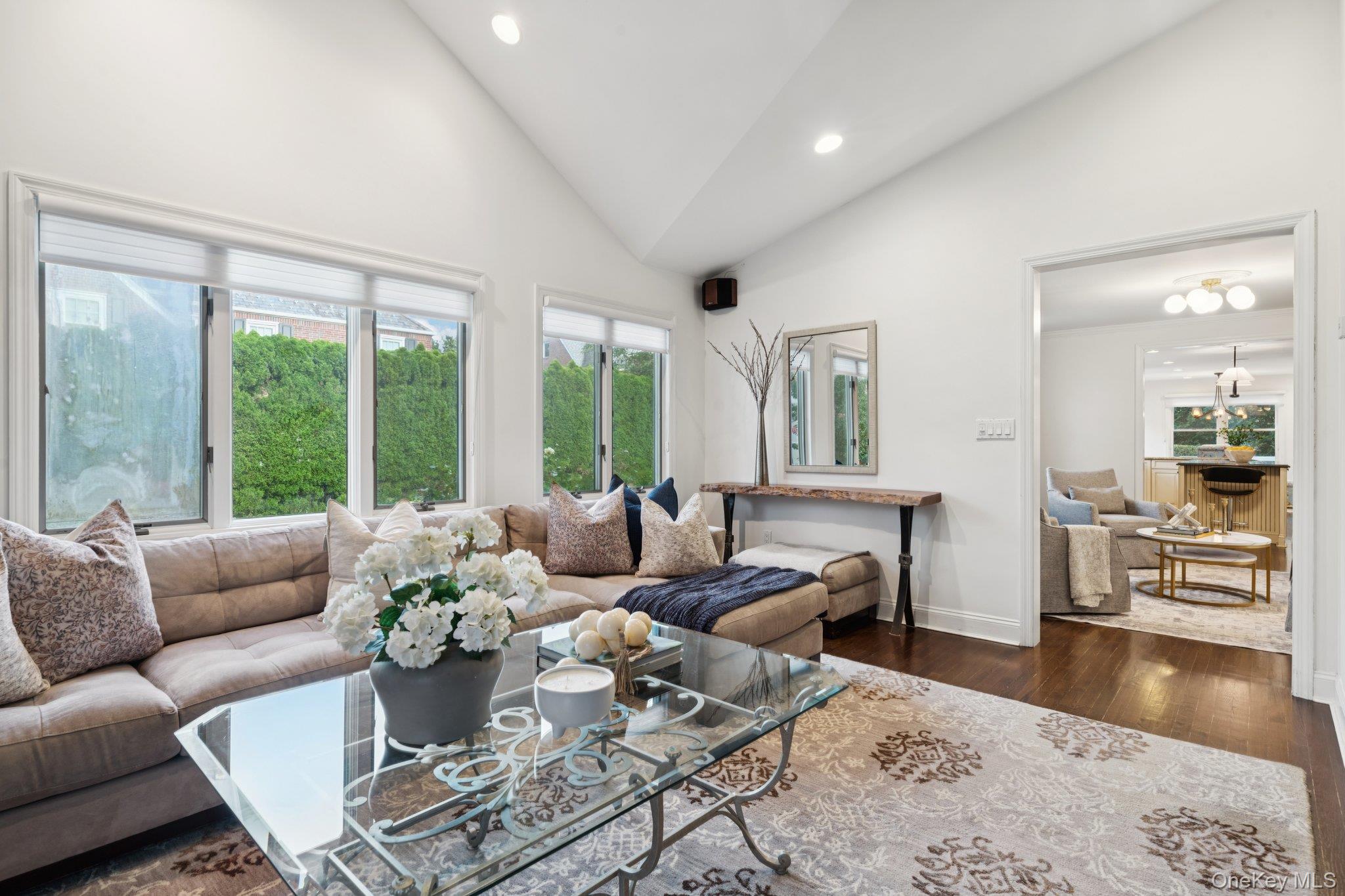 85 Kilburn Road, Garden City, NY 11530