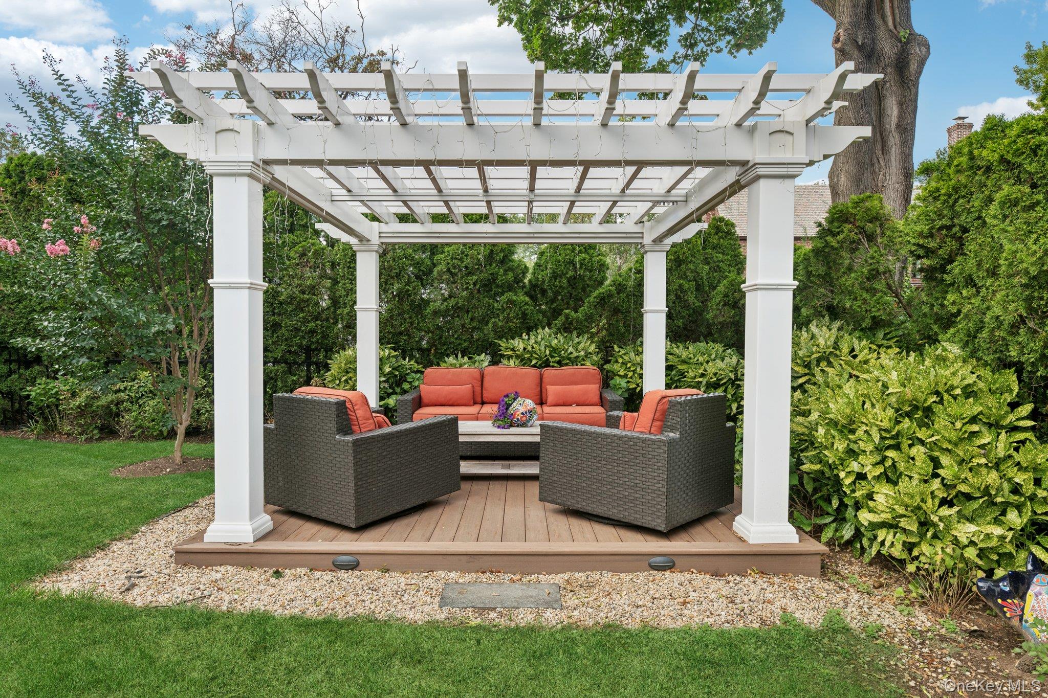 85 Kilburn Road, Garden City, NY 11530