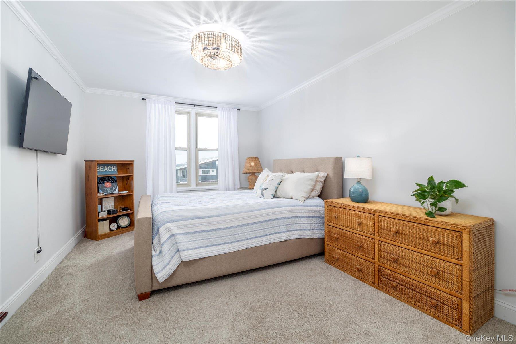 560 W Broadway # 4G, Long Beach, NY 11561