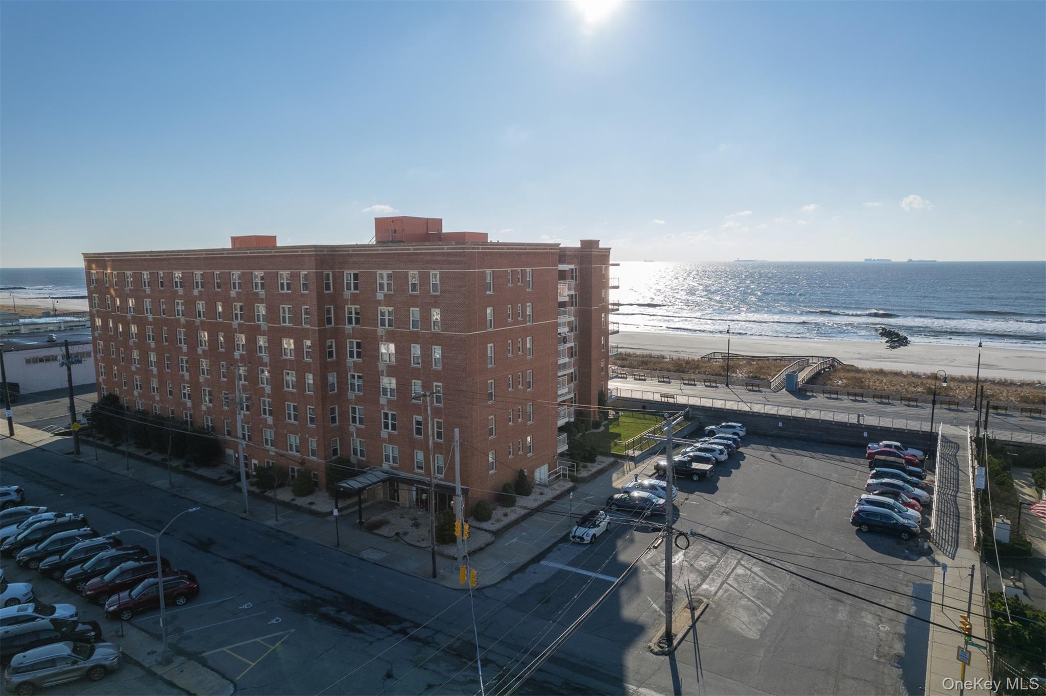 560 W Broadway # 4G, Long Beach, NY 11561