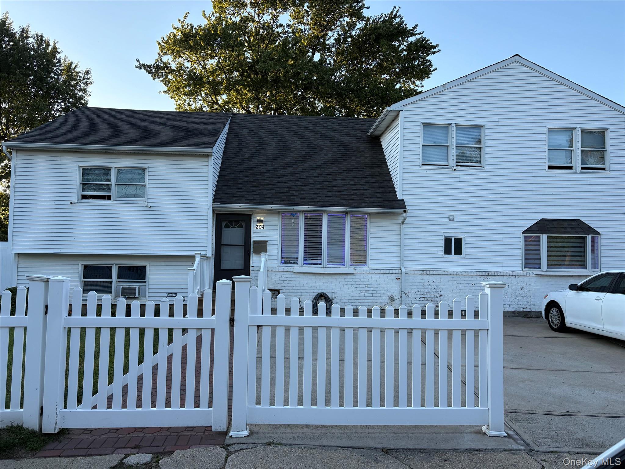 204 Bayside Avenue, Oceanside, NY 11572