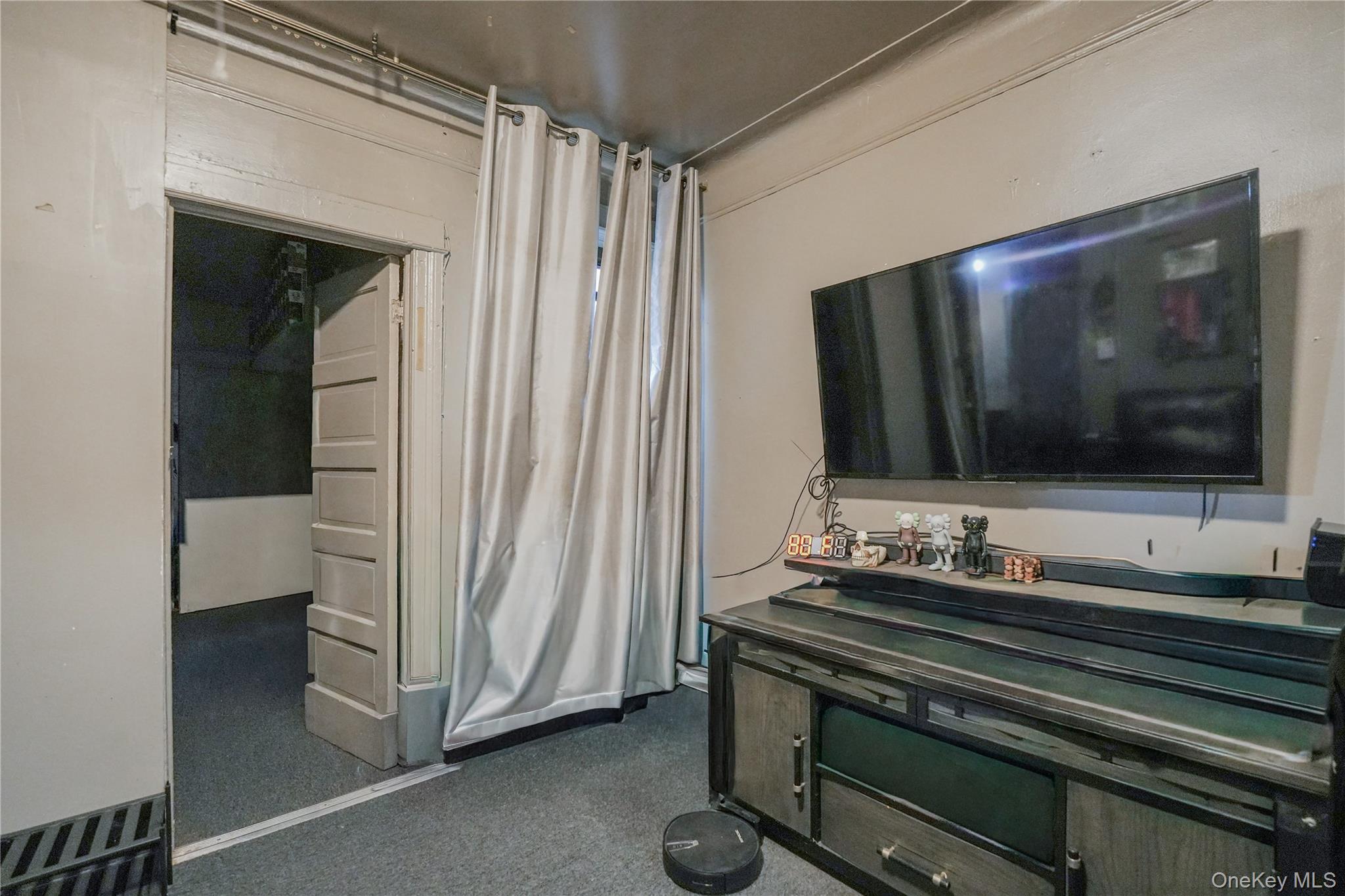 2042 Gates Avenue, Ridgewood, NY 11385