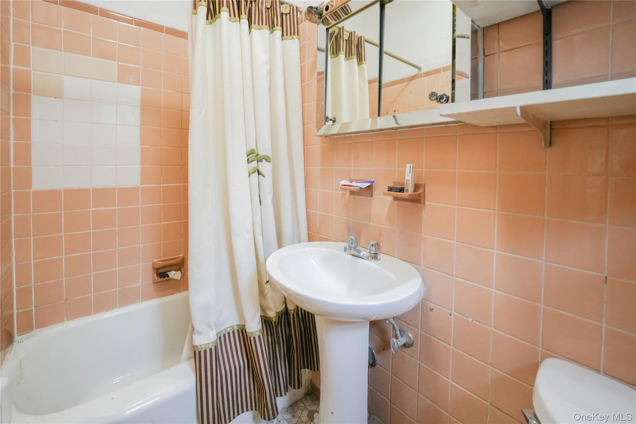 2042 Gates Avenue, Ridgewood, NY 11385