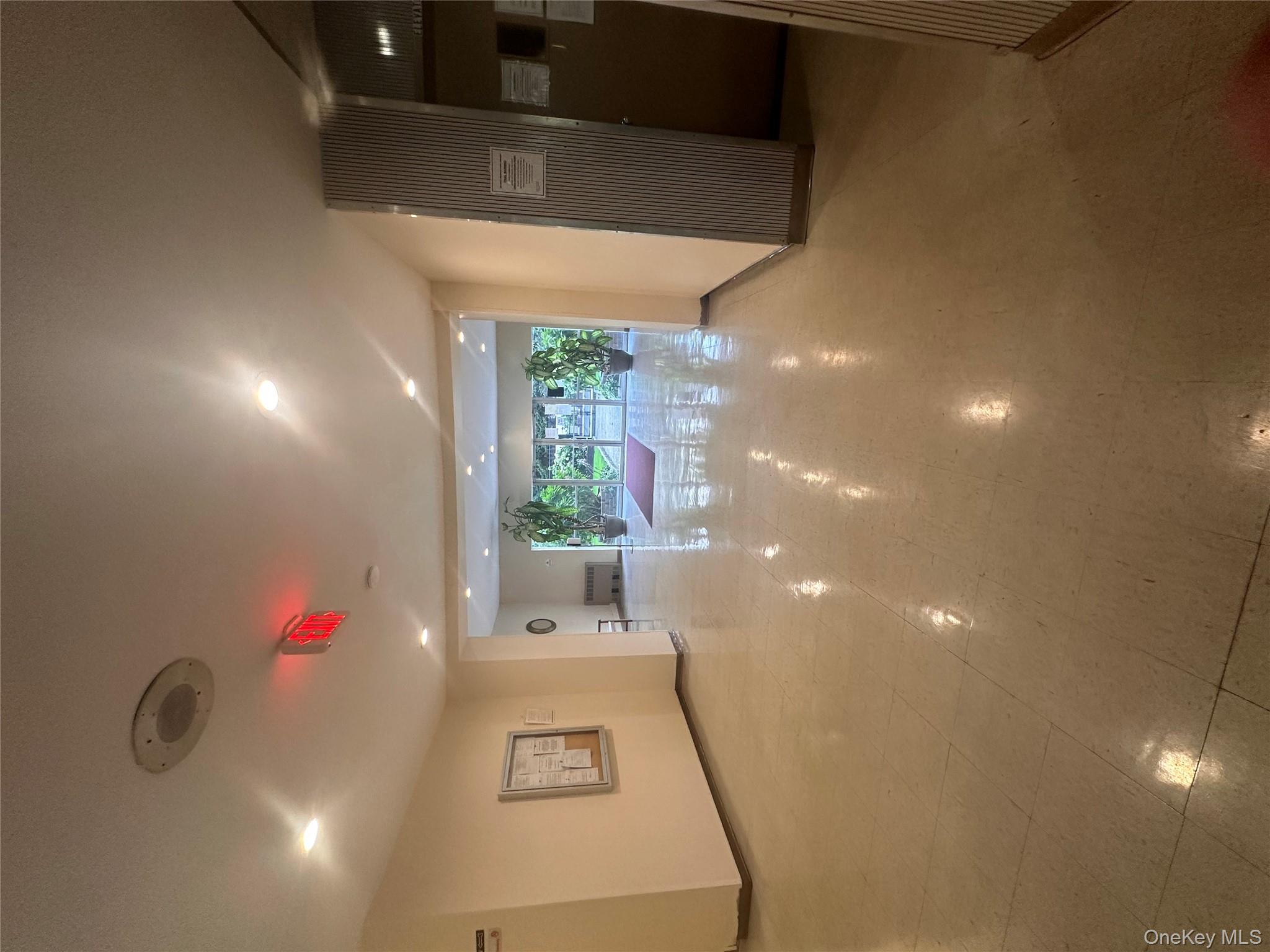 250 W Merrick Road # 2F, Freeport, NY 11520