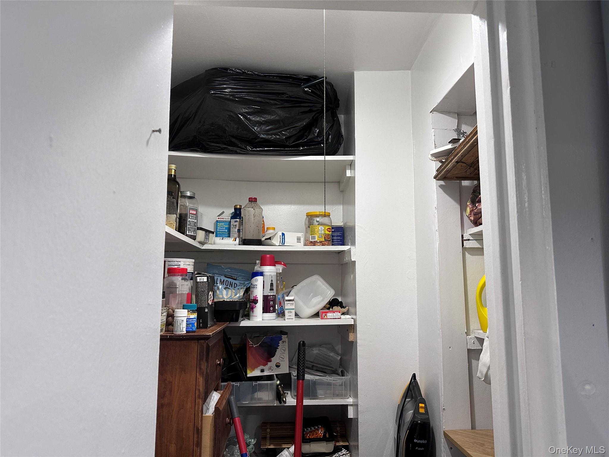 250 W Merrick Road # 2F, Freeport, NY 11520