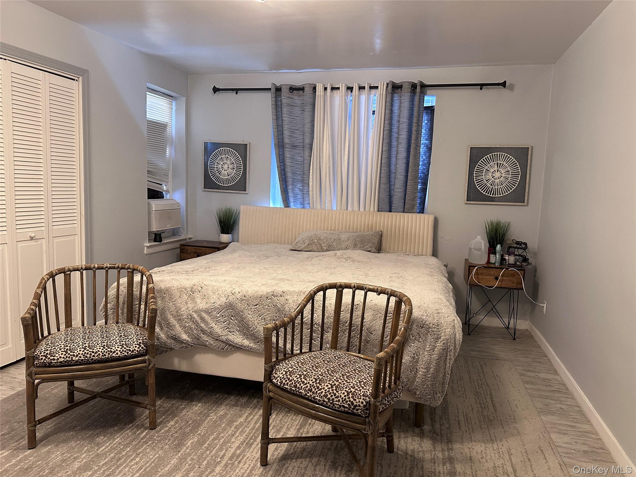 250 W Merrick Road # 2F, Freeport, NY 11520