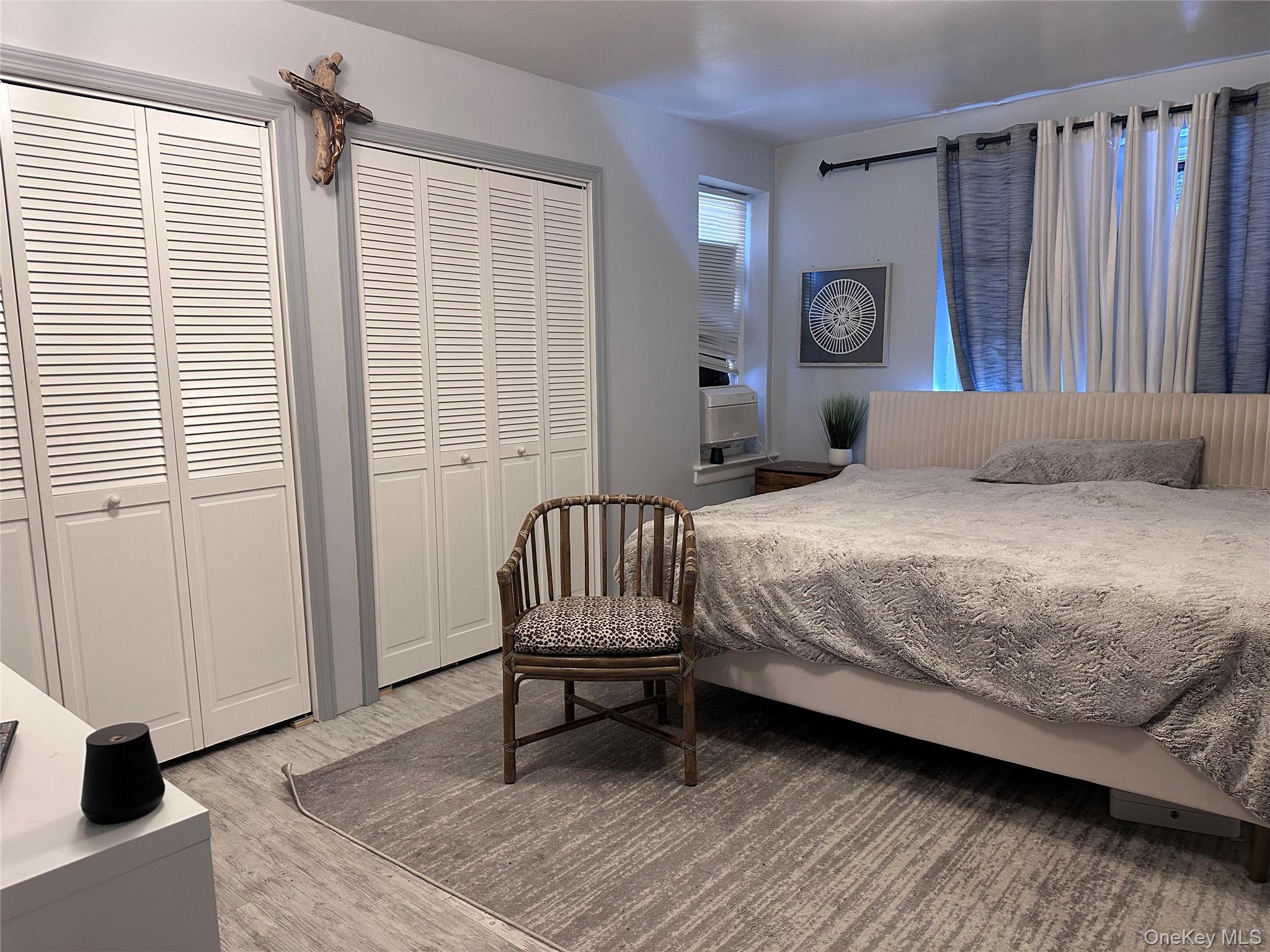 250 W Merrick Road # 2F, Freeport, NY 11520