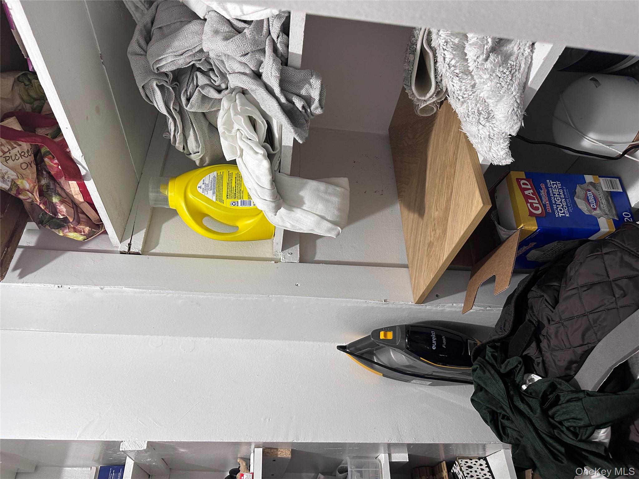 250 W Merrick Road # 2F, Freeport, NY 11520