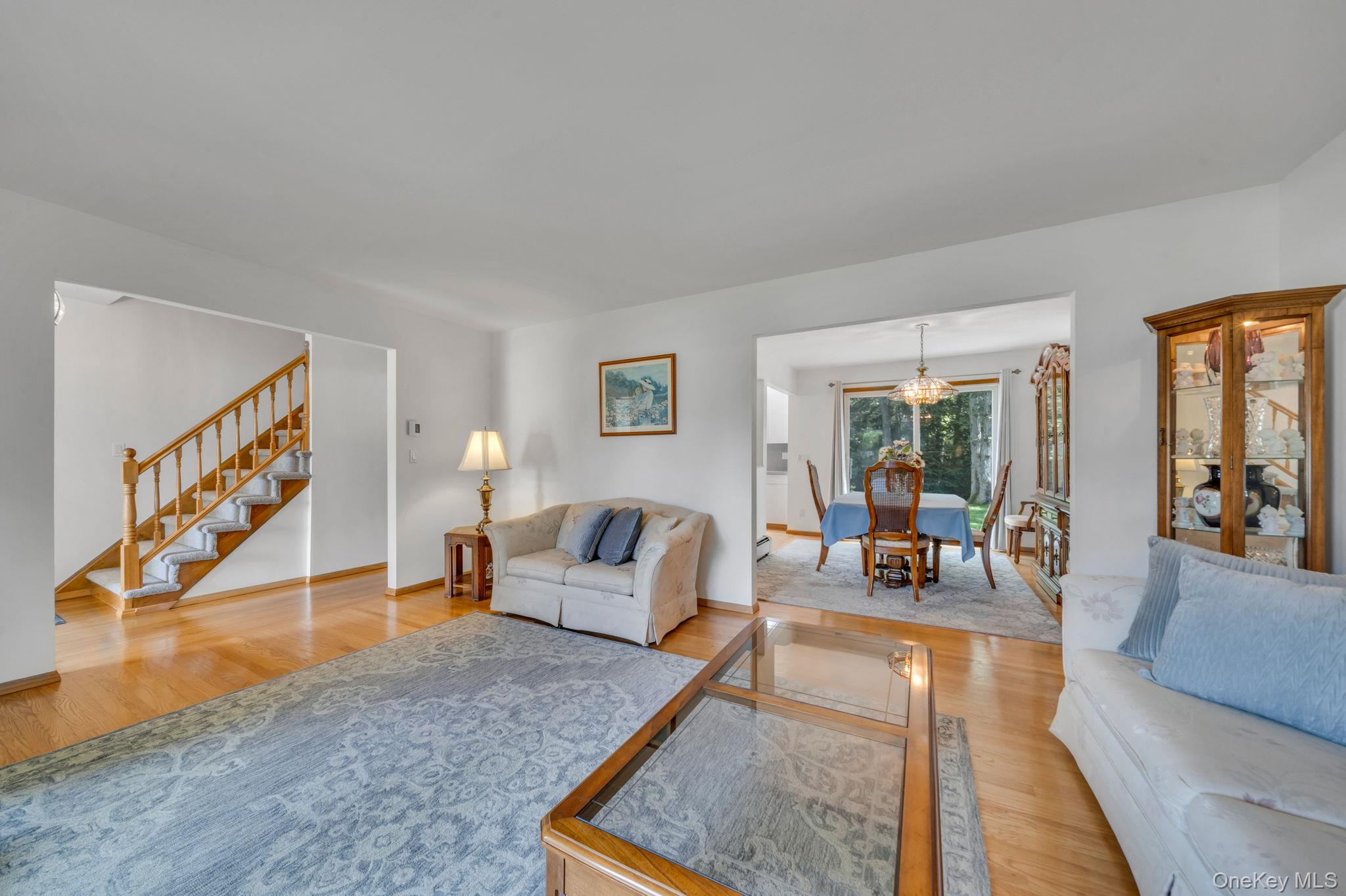 9 Lorraine Court, Smithtown, NY 11787