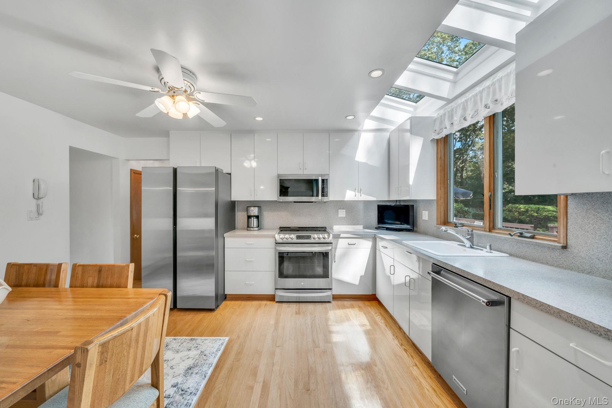 9 Lorraine Court, Smithtown, NY 11787