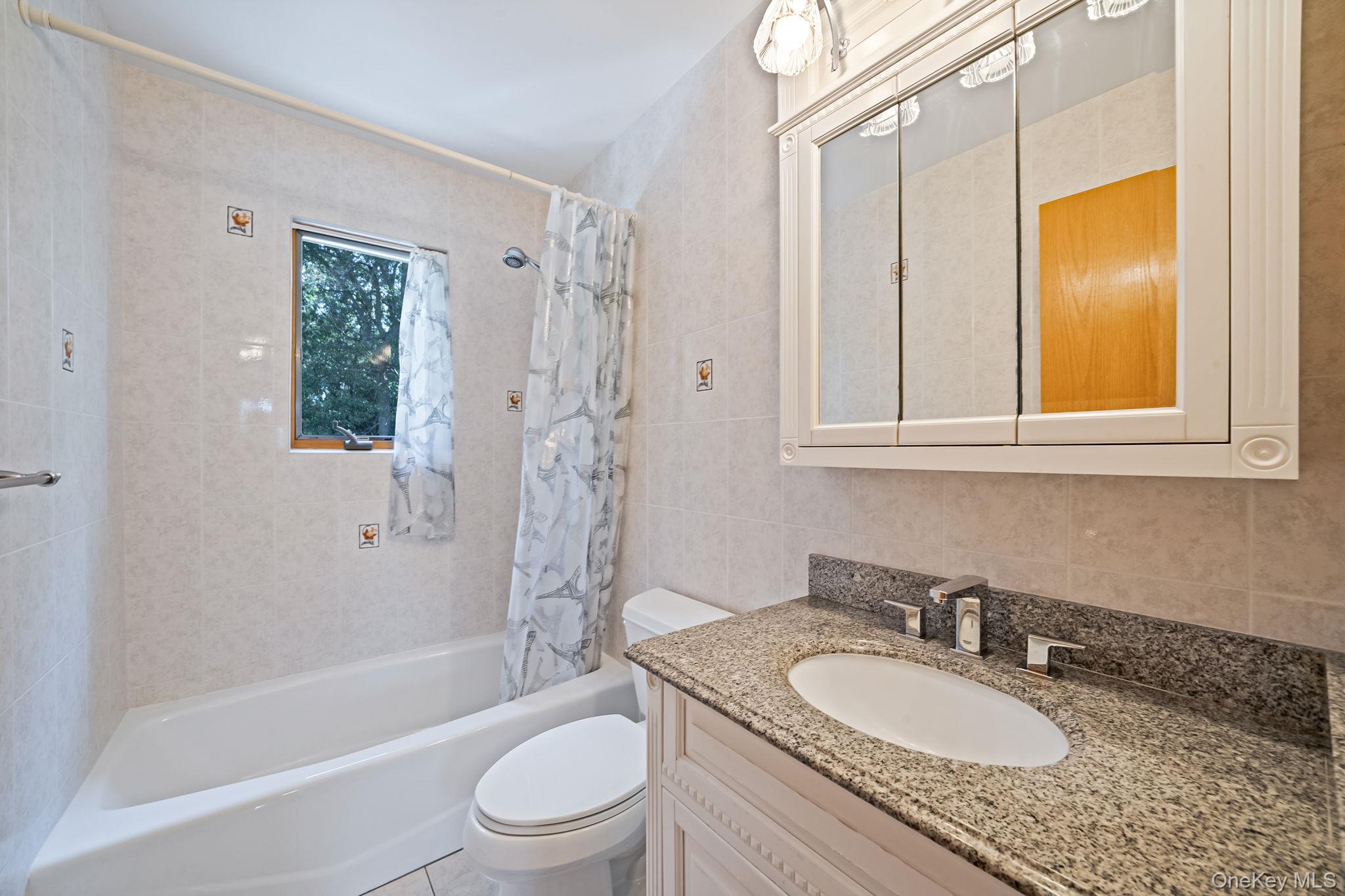 9 Lorraine Court, Smithtown, NY 11787