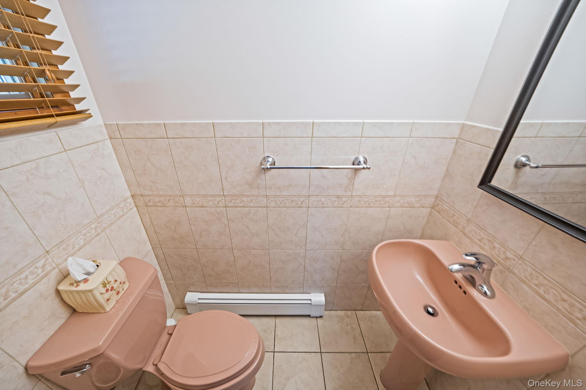 9 Lorraine Court, Smithtown, NY 11787