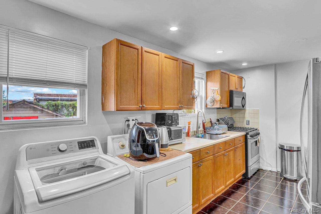 12244 Nellis Street, Springfield Gardens, NY 11413