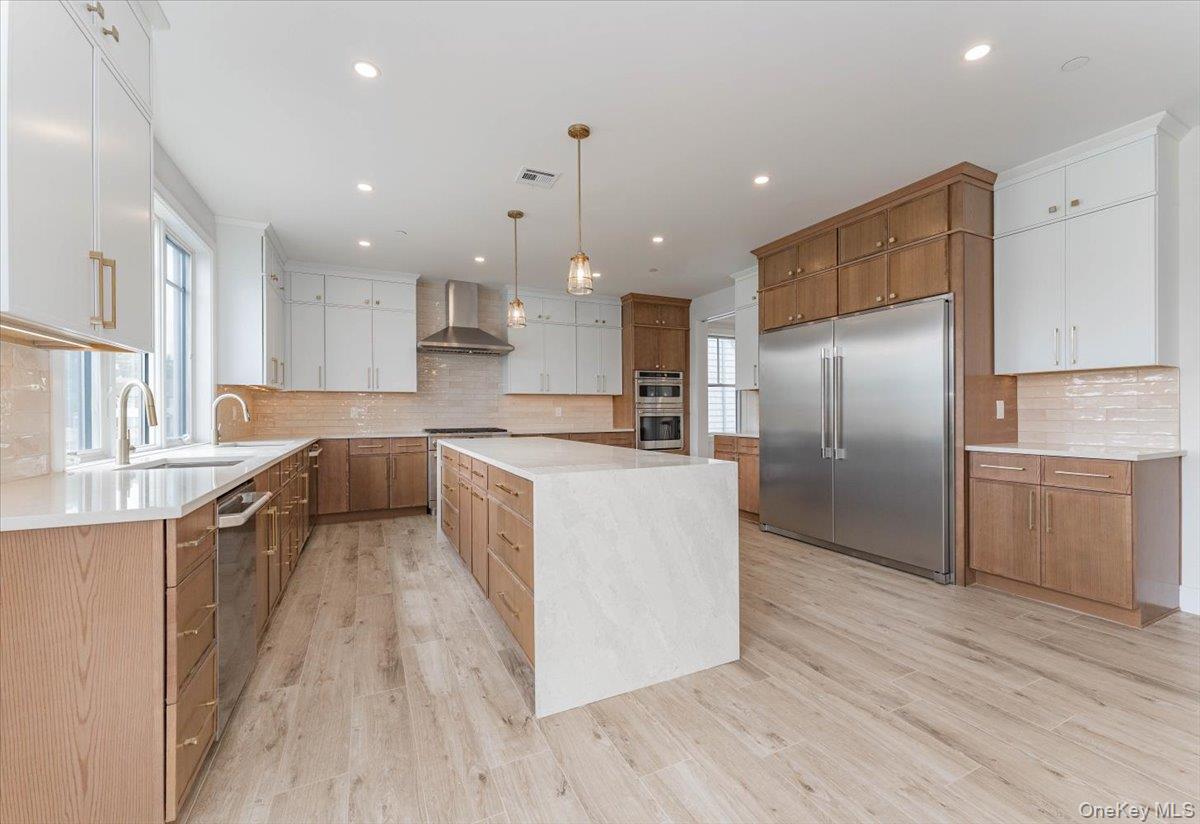 905 Greenfield Road, Woodmere, NY 11598