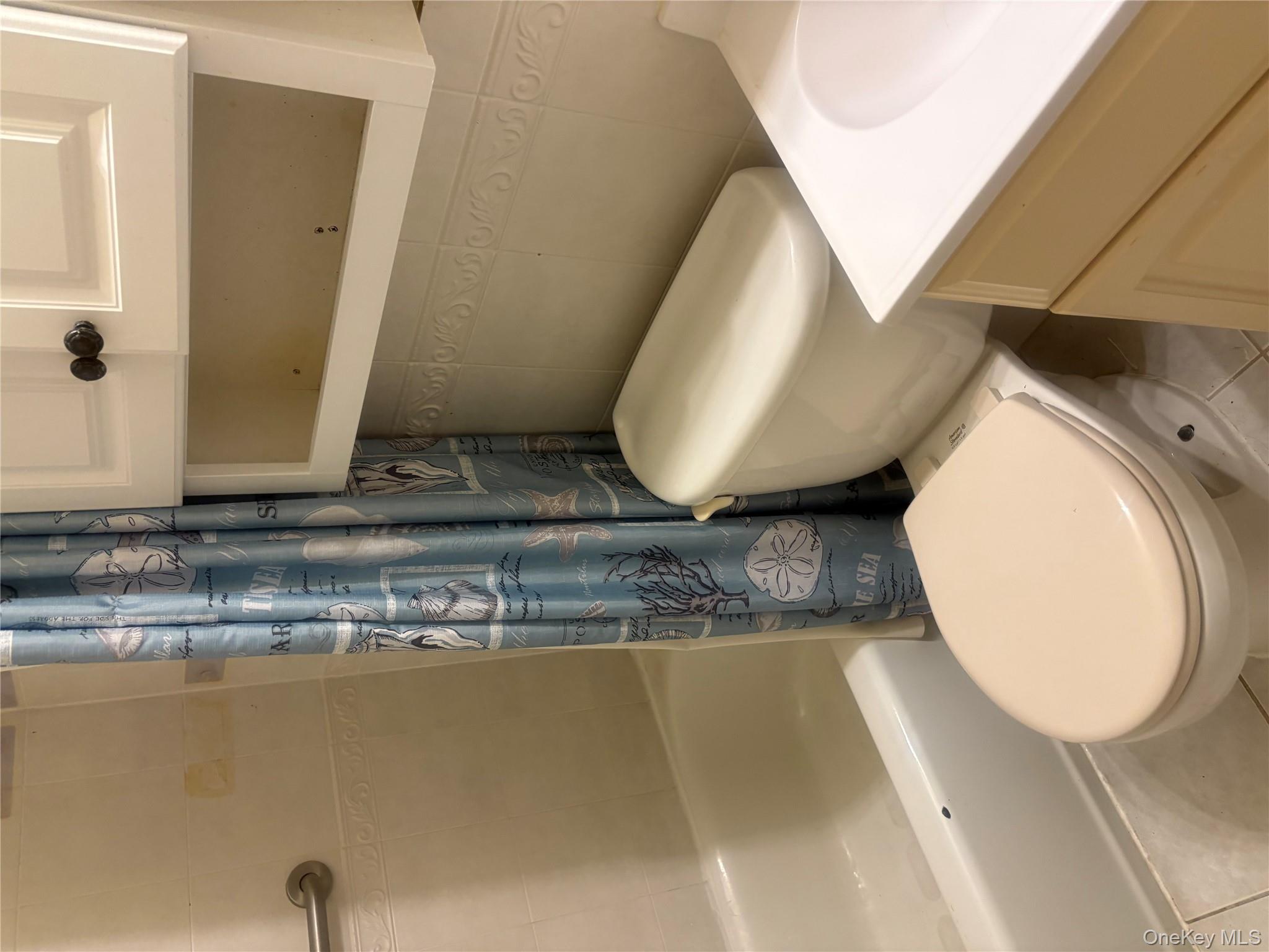 34 MARKWOOD Lane, East Northport, NY 11731