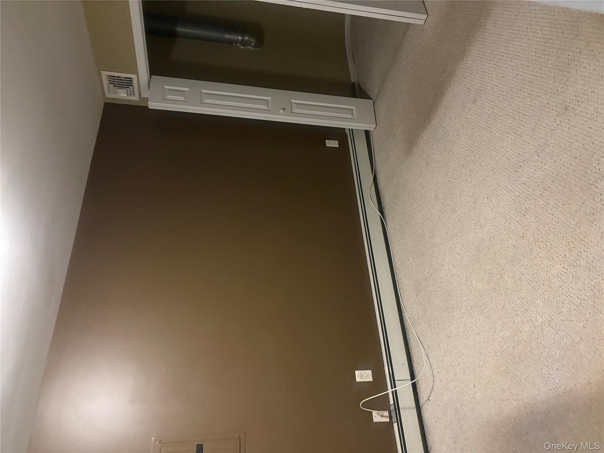 34 MARKWOOD Lane, East Northport, NY 11731