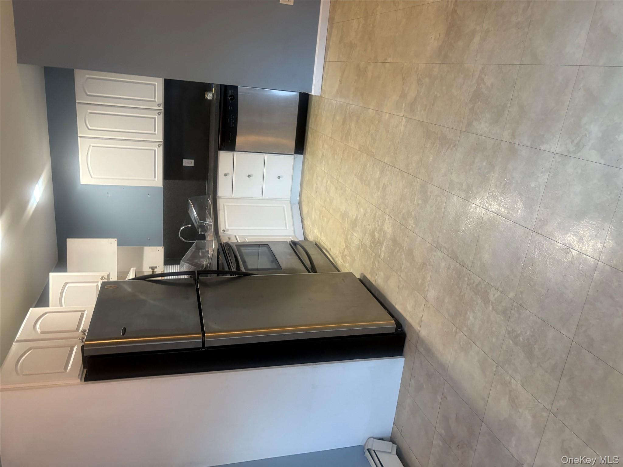 34 MARKWOOD Lane, East Northport, NY 11731