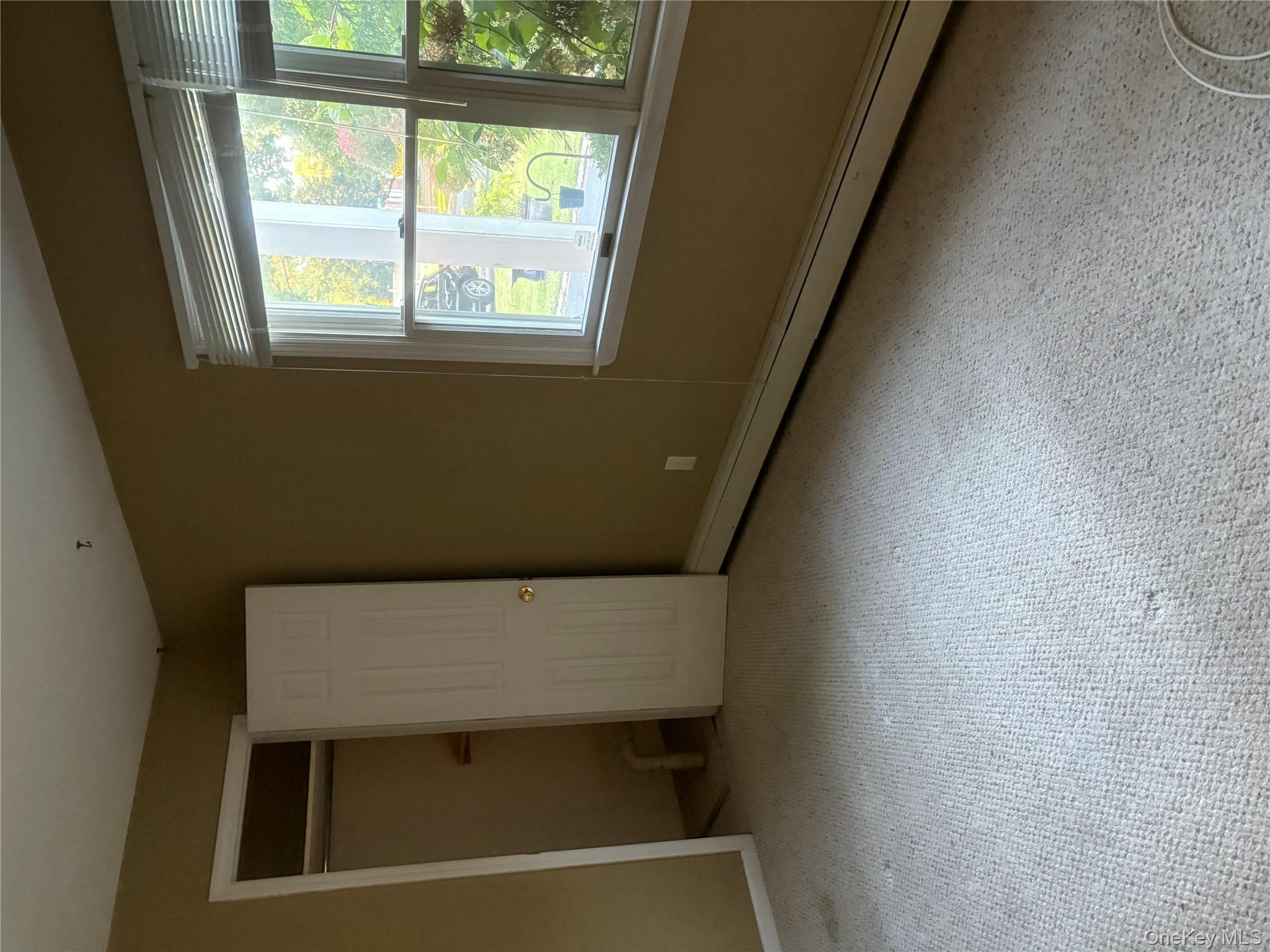 34 MARKWOOD Lane, East Northport, NY 11731