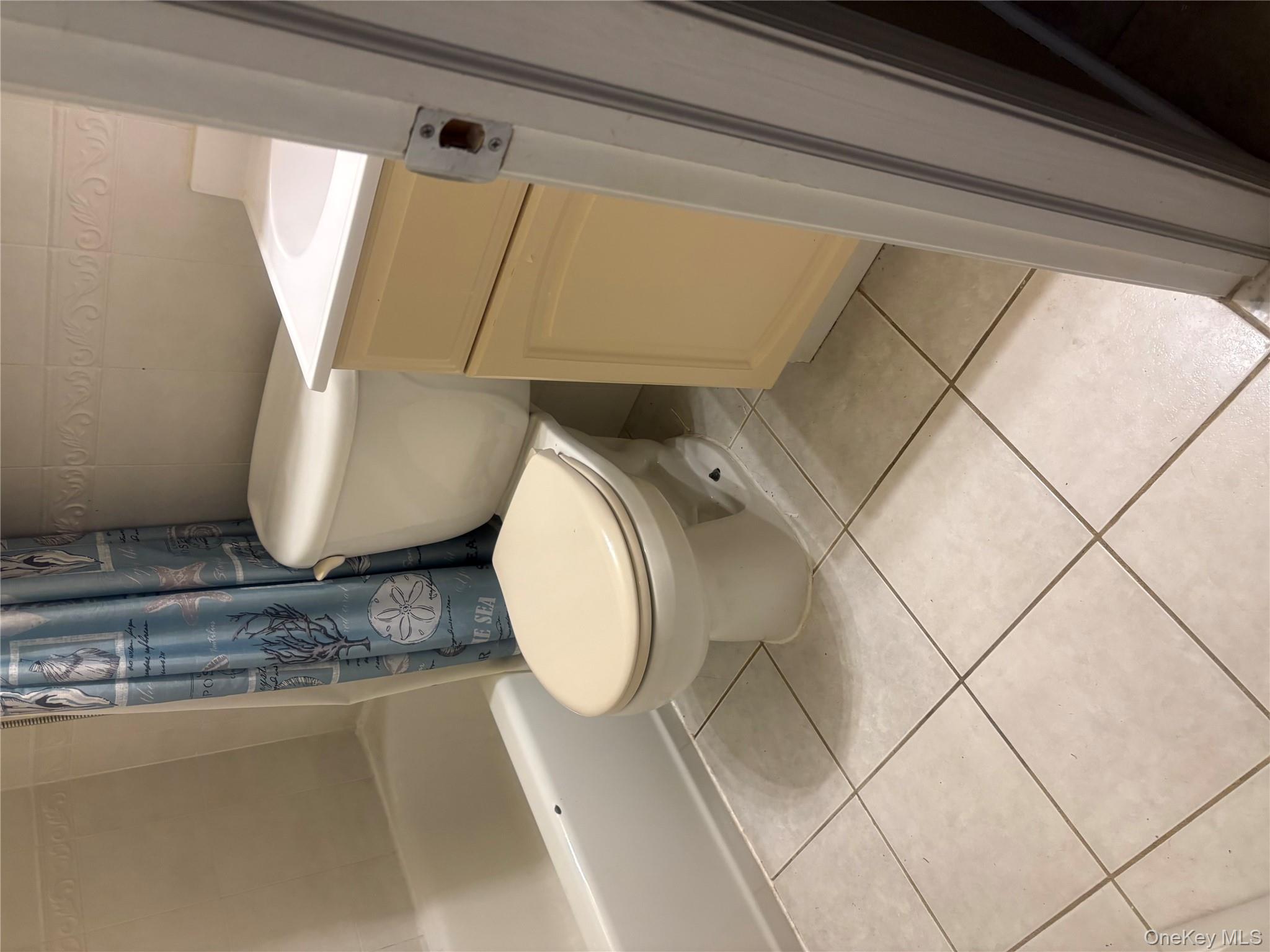 34 MARKWOOD Lane, East Northport, NY 11731