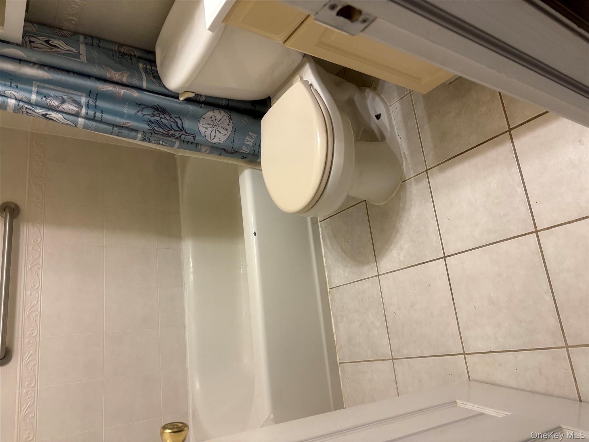 34 MARKWOOD Lane, East Northport, NY 11731