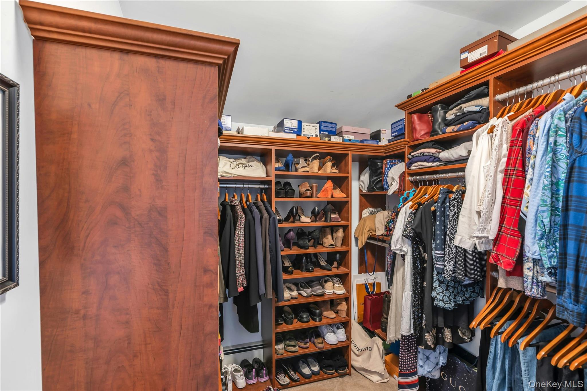 29 Crystal Lane, Westbury, NY 11590