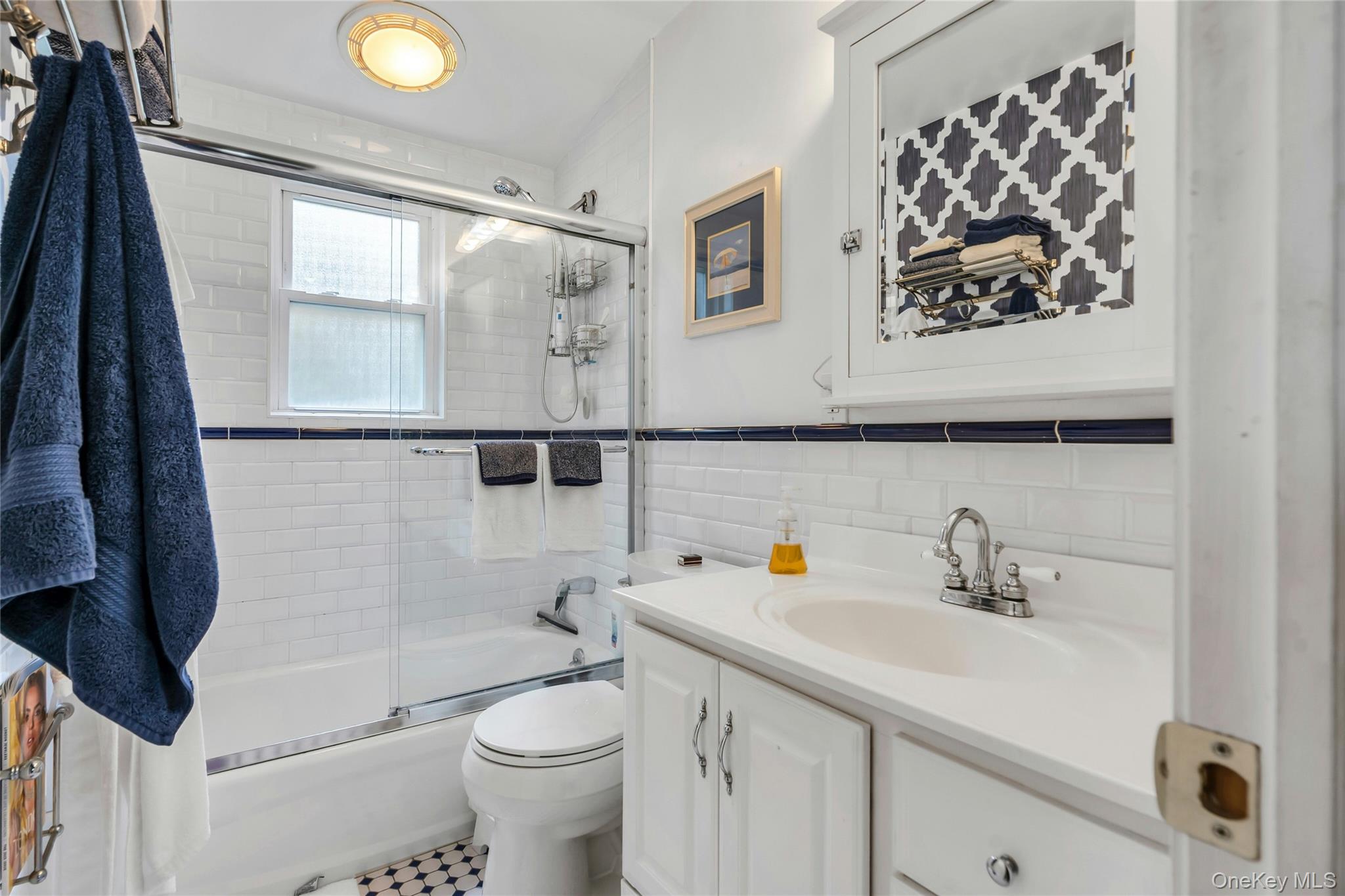 29 Crystal Lane, Westbury, NY 11590