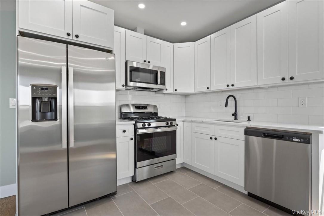 76 CROTONA Avenue # 3, Harrison, NY 10528