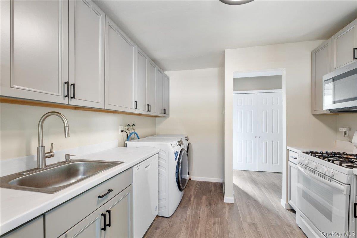 14 Alpine Drive # G, Wappingers Falls, NY 12590