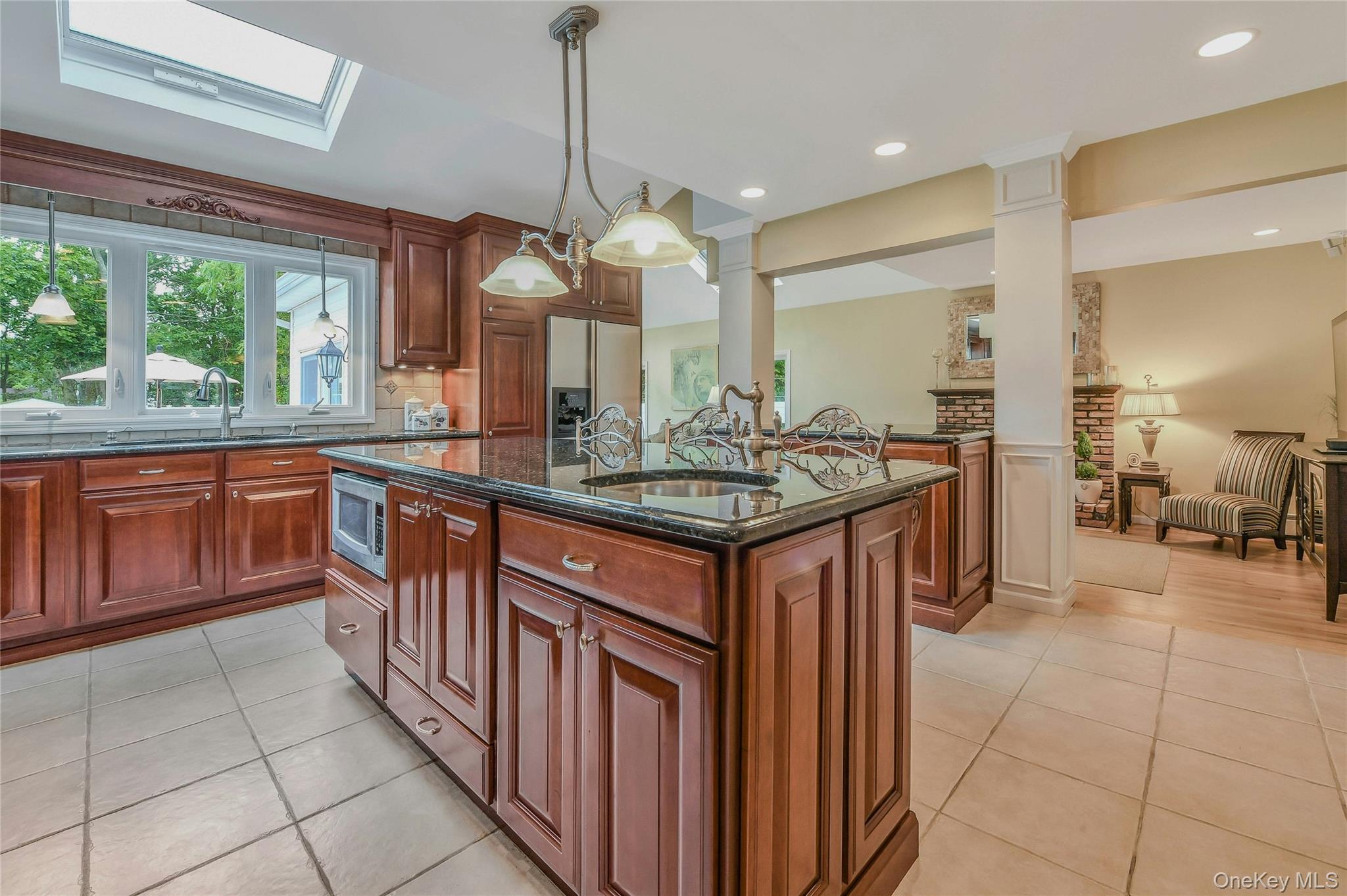 8 Gerek Avenue, West Islip, NY 11795