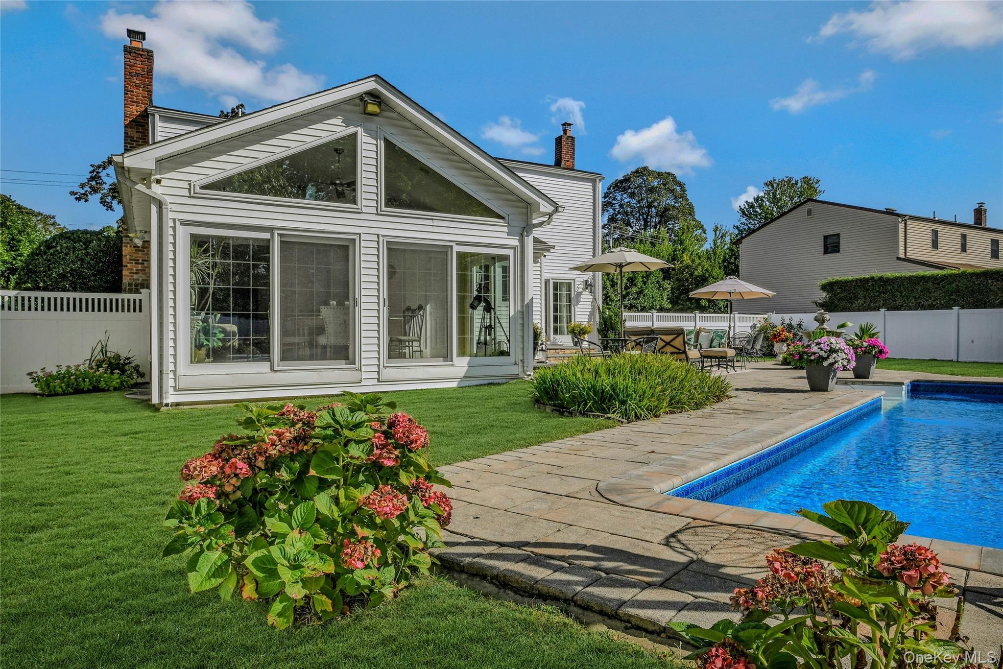 8 Gerek Avenue, West Islip, NY 11795