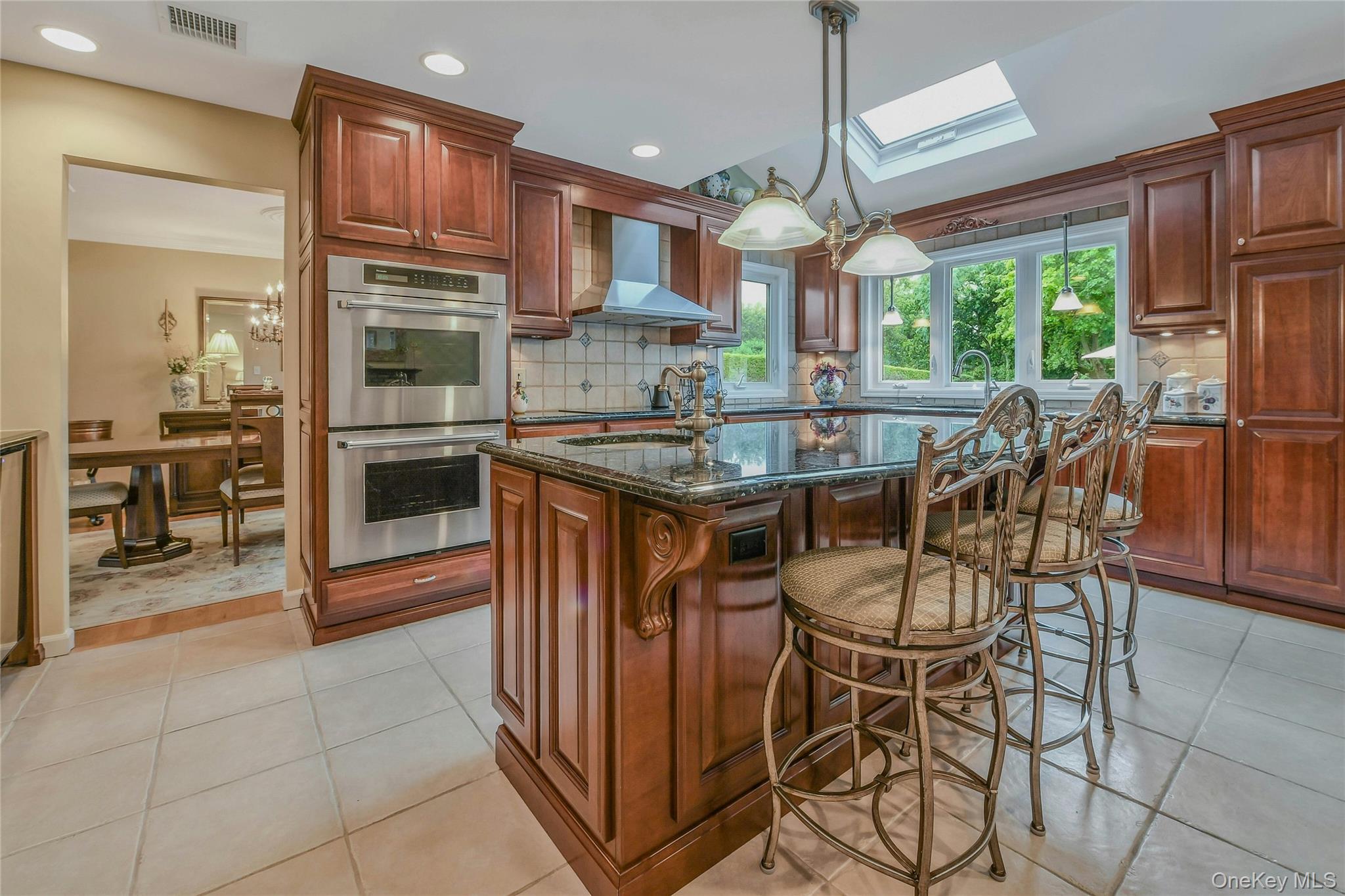 8 Gerek Avenue, West Islip, NY 11795