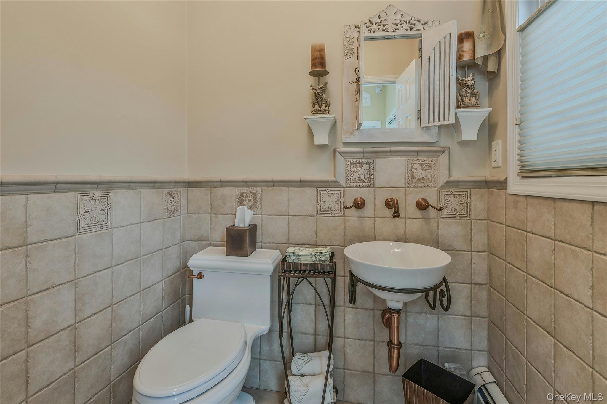 8 Gerek Avenue, West Islip, NY 11795