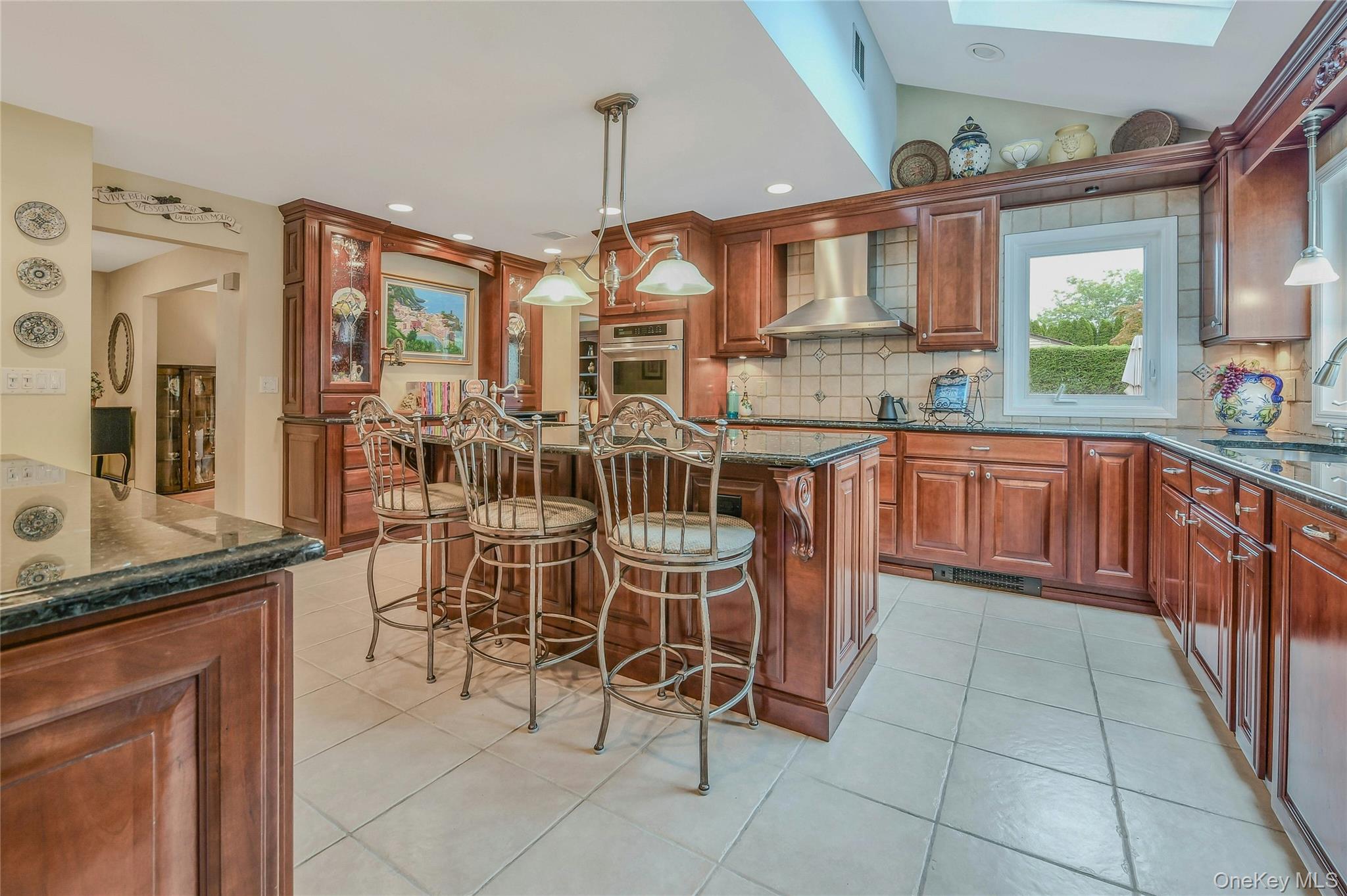 8 Gerek Avenue, West Islip, NY 11795