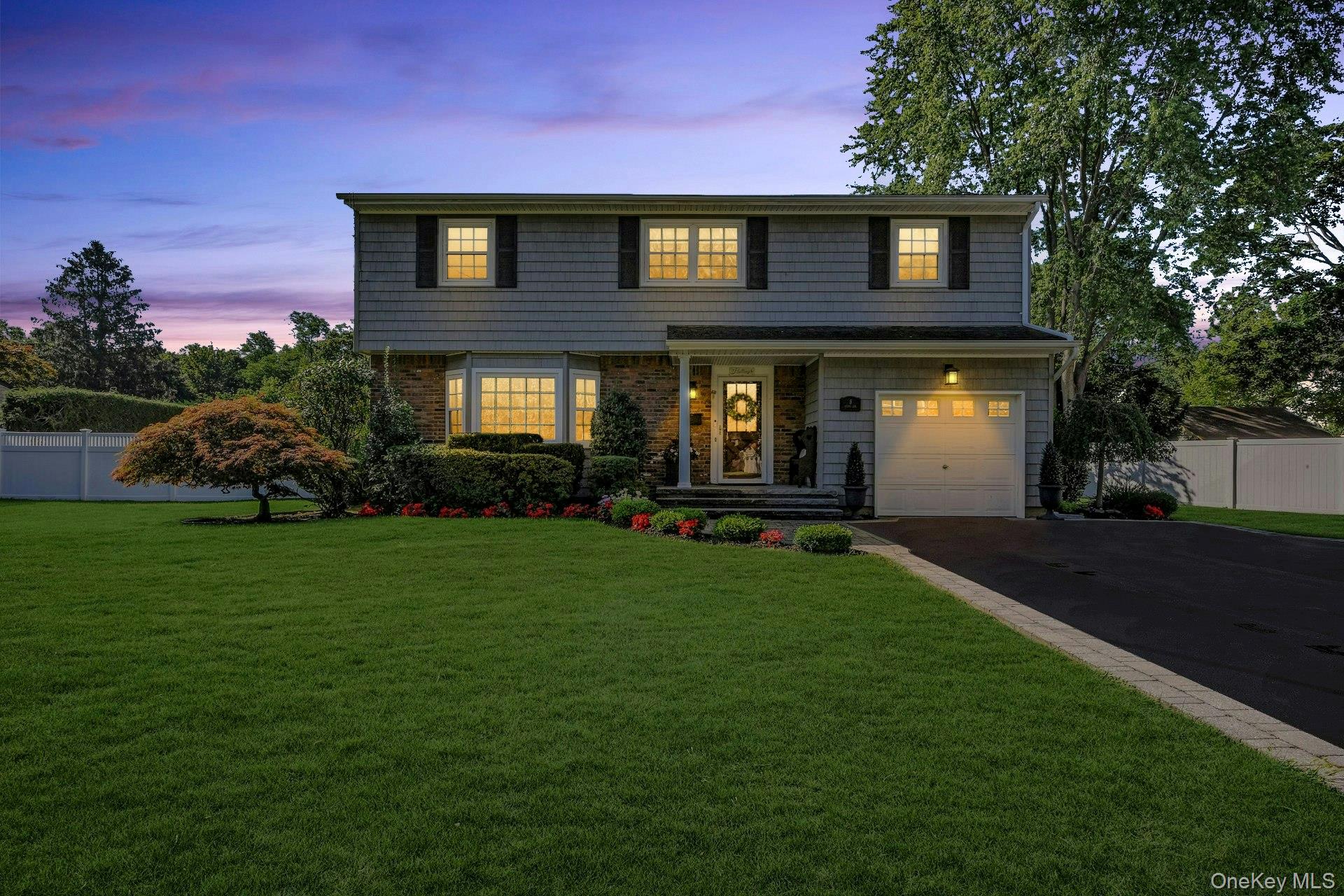 8 Gerek Avenue, West Islip, NY 11795