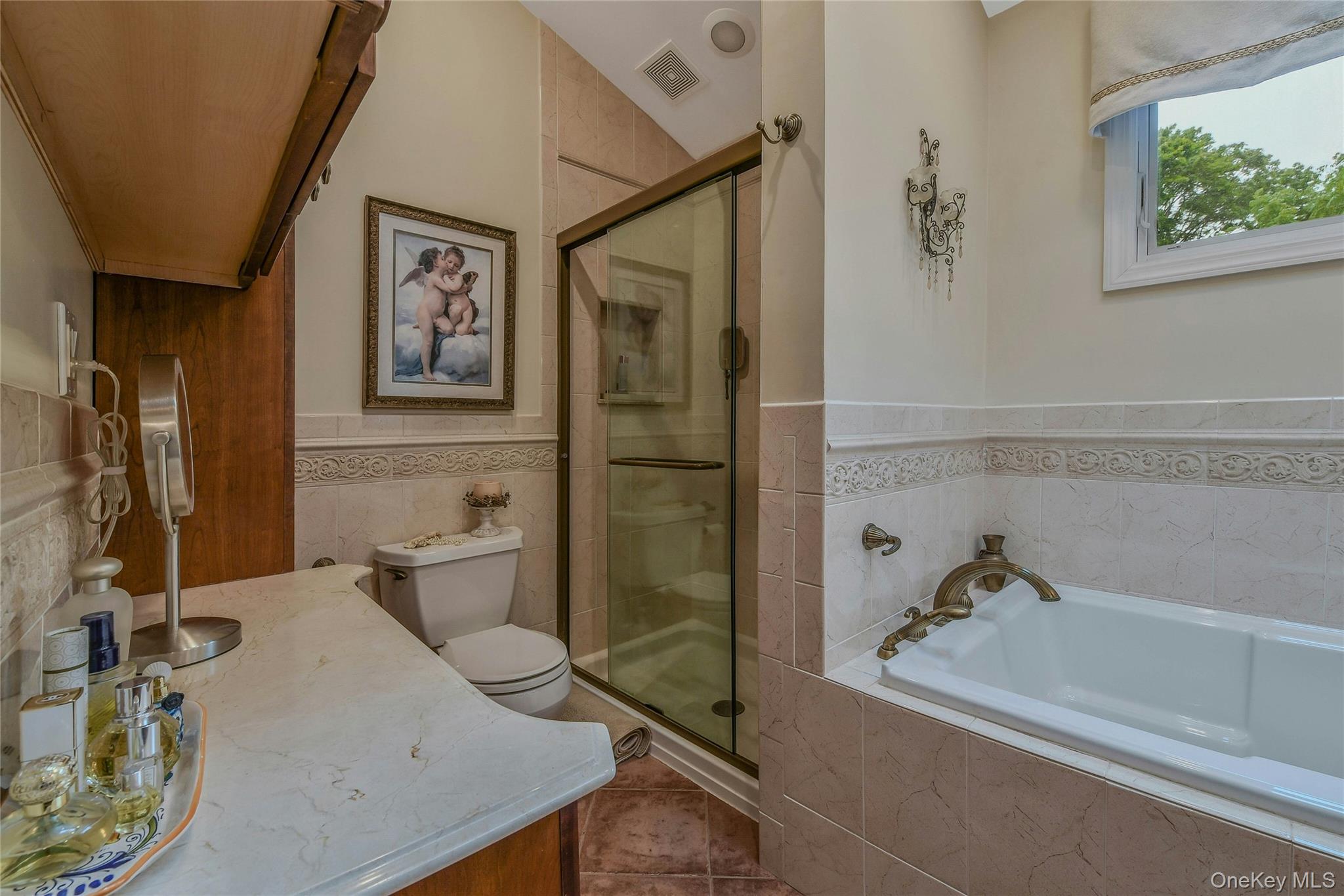 8 Gerek Avenue, West Islip, NY 11795