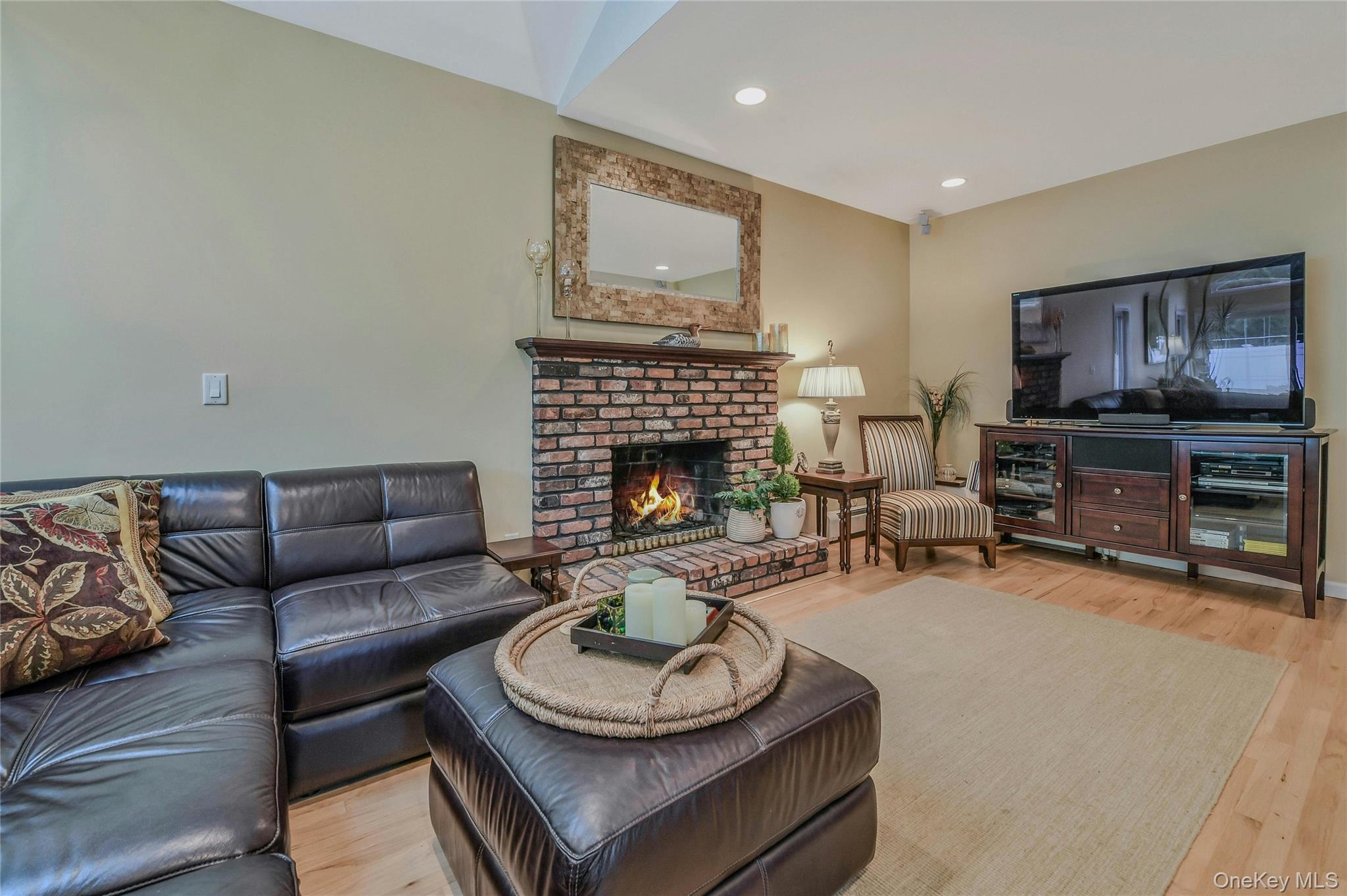 8 Gerek Avenue, West Islip, NY 11795