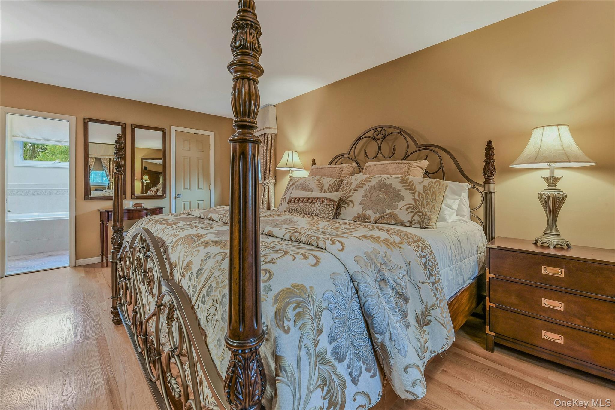 8 Gerek Avenue, West Islip, NY 11795