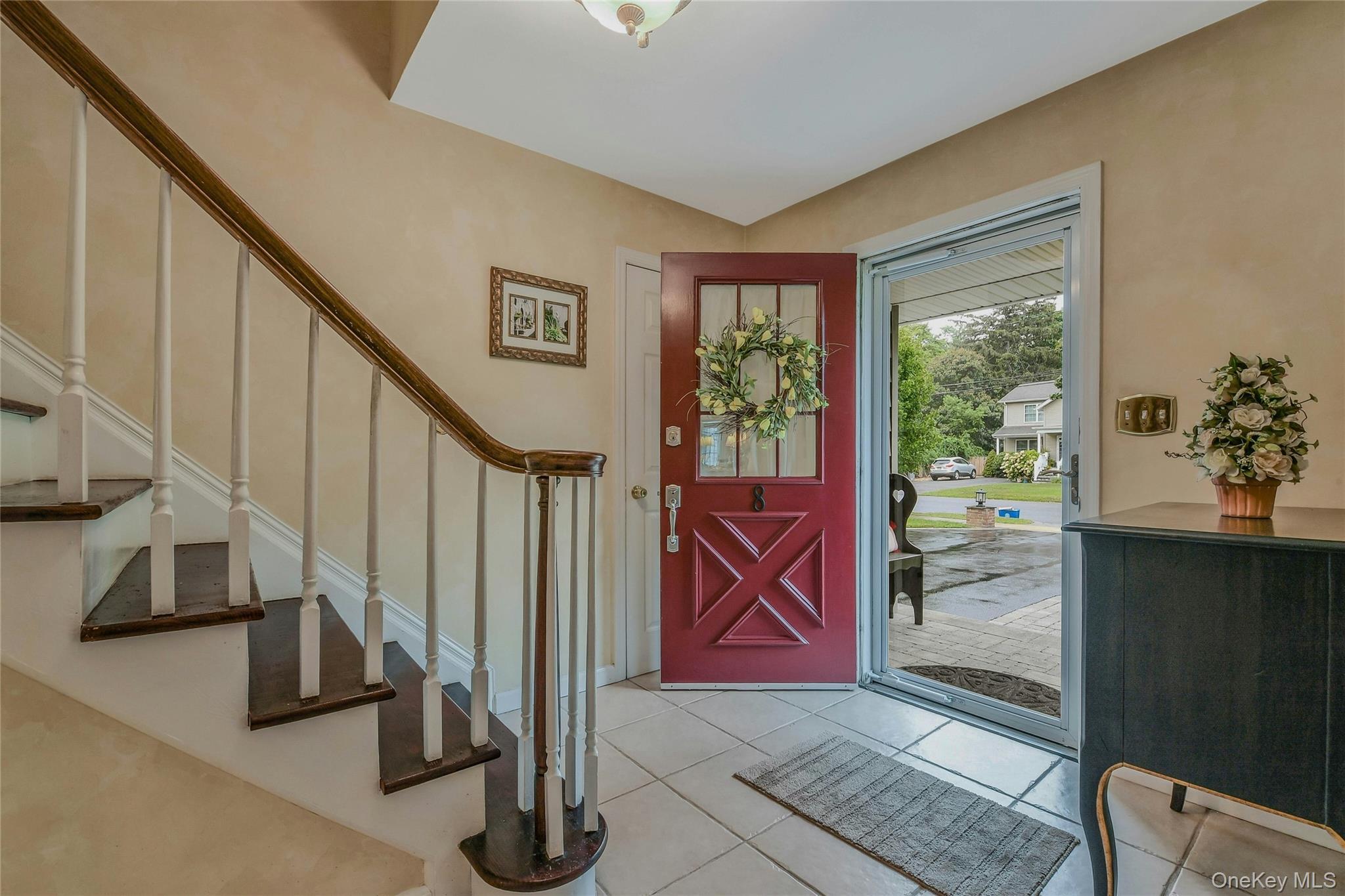 8 Gerek Avenue, West Islip, NY 11795