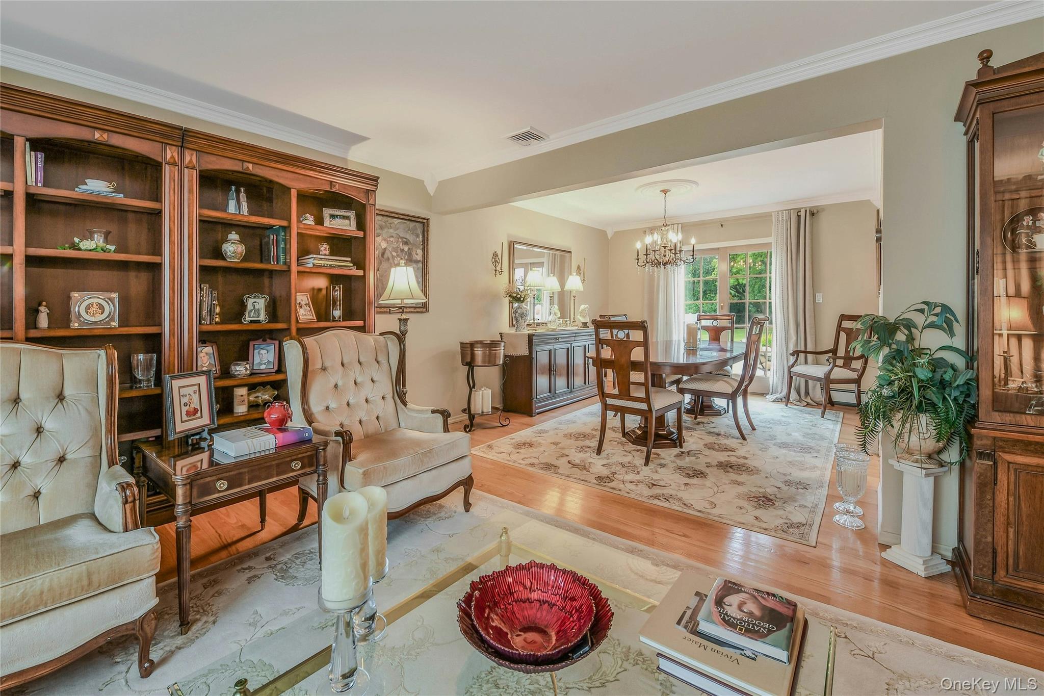 8 Gerek Avenue, West Islip, NY 11795