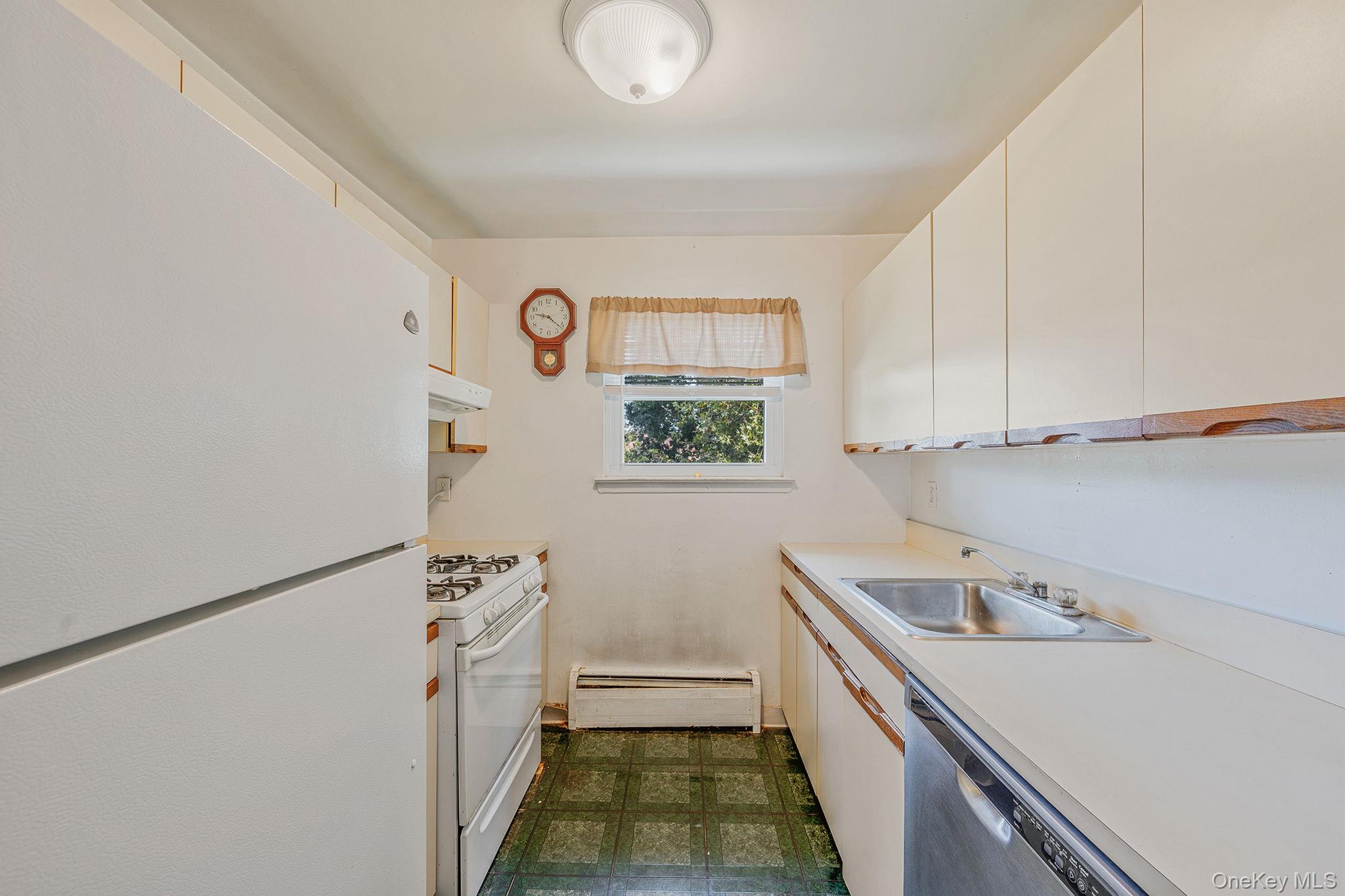 135 Fairharbor Dr # 135, Patchogue, NY 11772