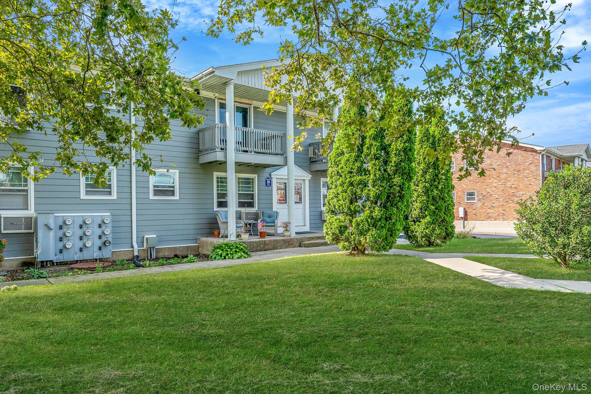 135 Fairharbor Dr # 135, Patchogue, NY 11772