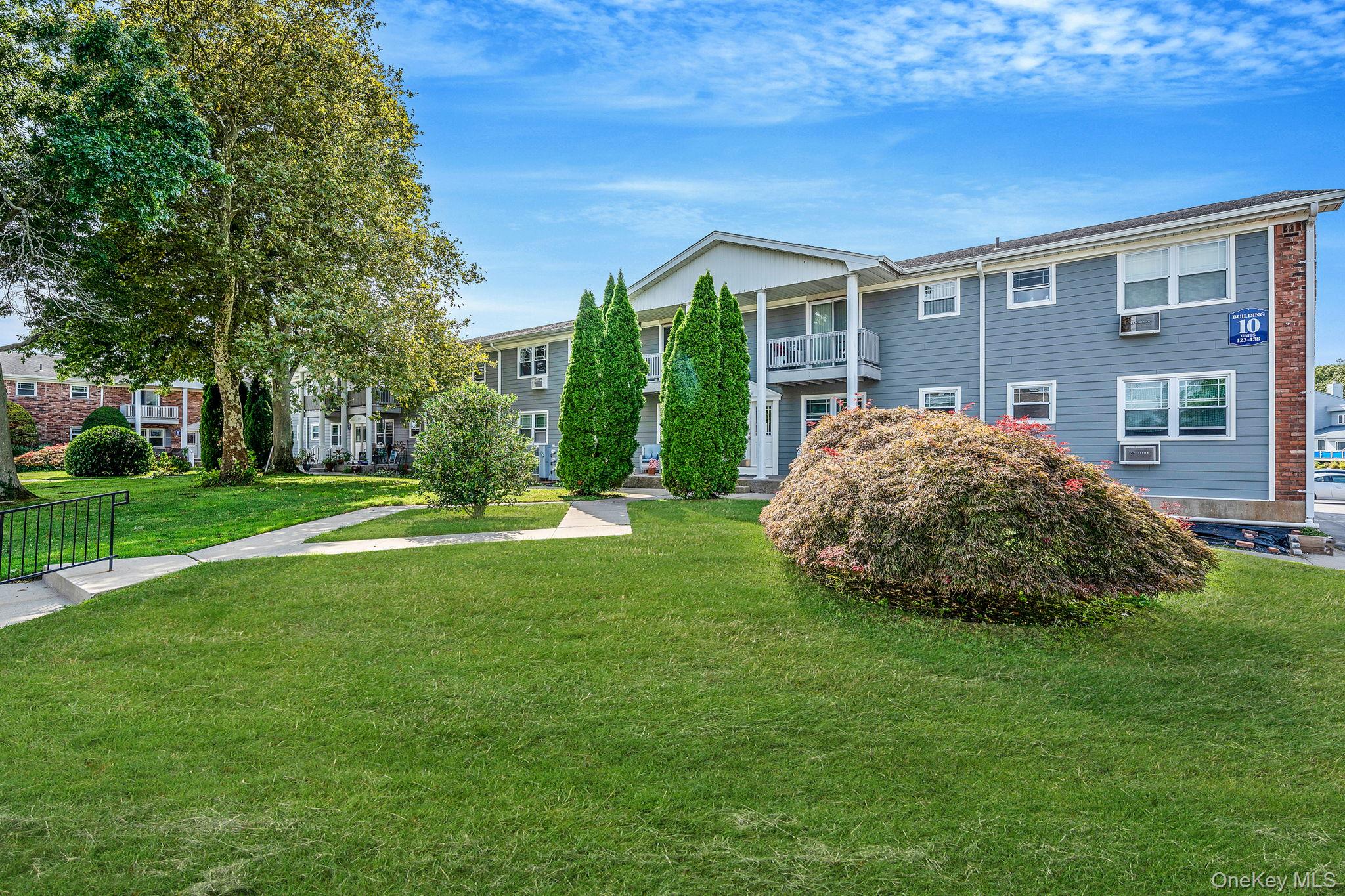 135 Fairharbor Dr # 135, Patchogue, NY 11772