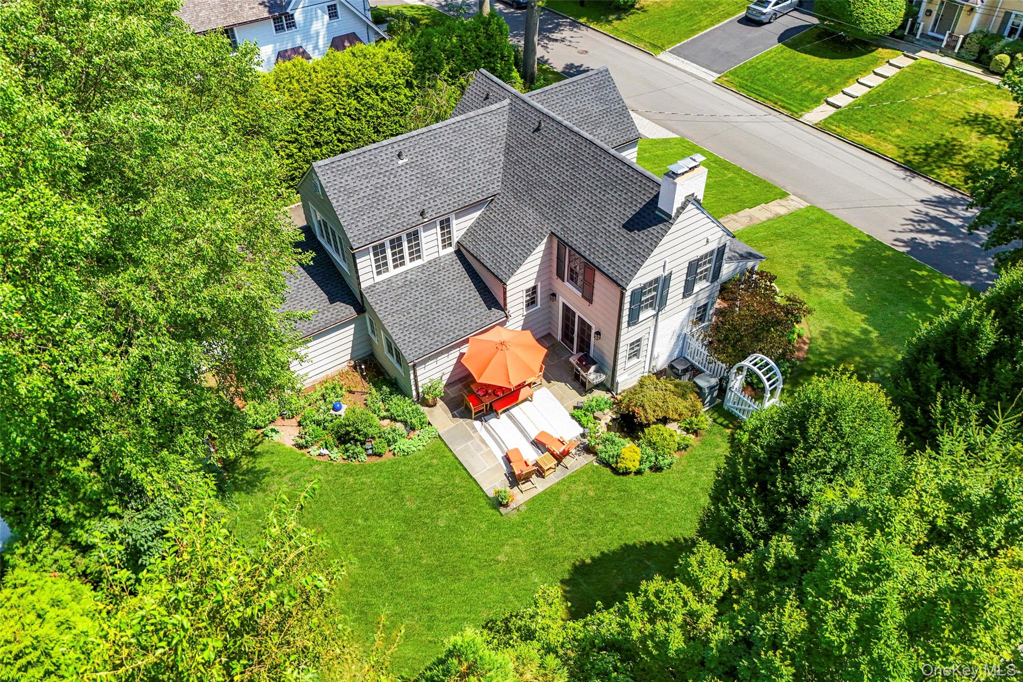 11 Dusenberry Road, Bronxville, NY 10708