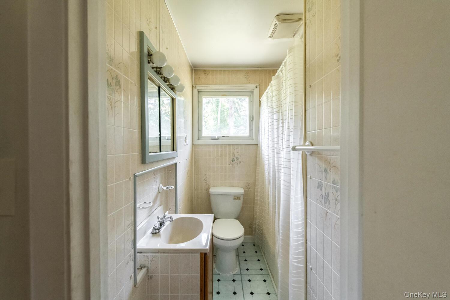 44 Pine Woods Road, Hyde Park, NY 12538