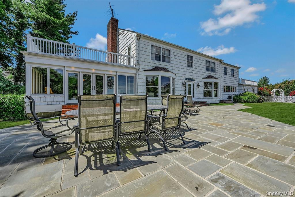 34 Bay Crest Drive, Huntington Bay, NY 11743