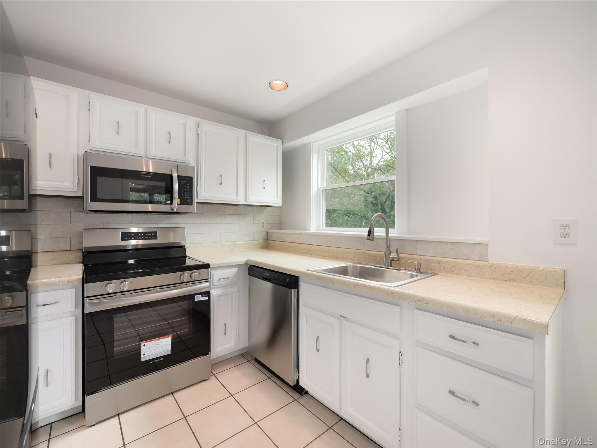 732 Sierra Vista Lane, Valley Cottage, NY 10989